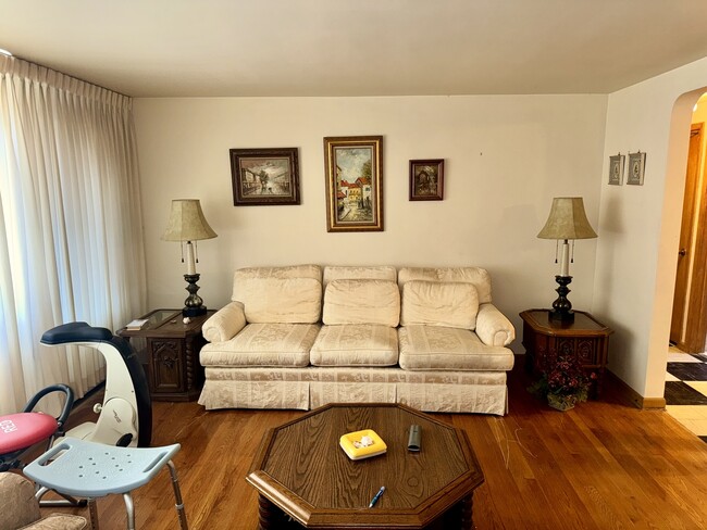 Photo - 7325 S Kingston Ave Unit 2