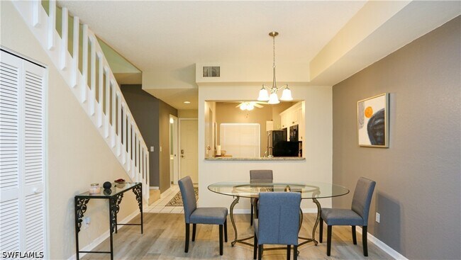 Photo - 1044 Woodshire Ln