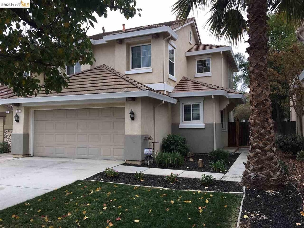 Photo - 268 Woodfield Ln