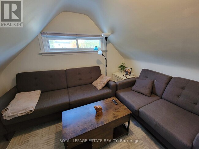 Photo - 13 Pinegrove Ave