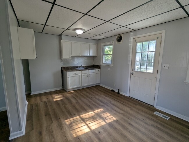 Photo - 2983 Moreland Dr