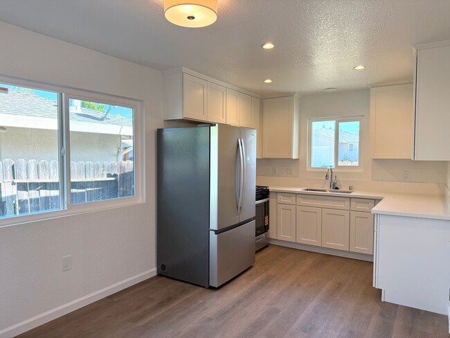 Photo - Fully Renovated 2 bed 1 bath !!