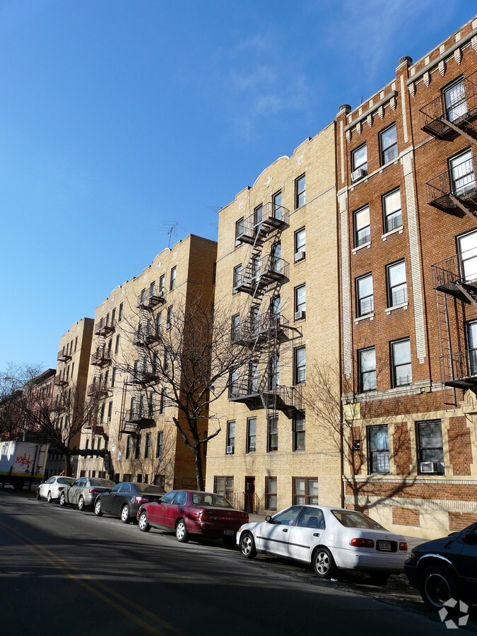 Photo - 2345 Crotona Ave Apartments