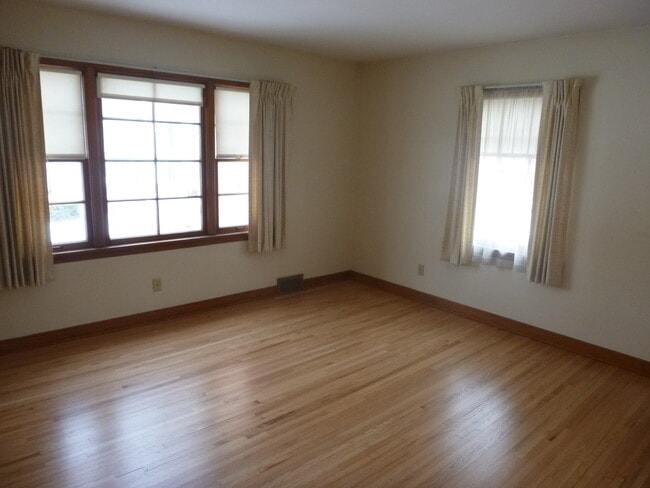 Building Photo - 8329 W North Ave Unit 1 Rental
