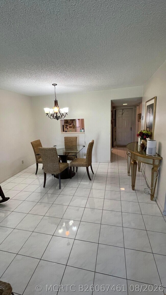 Photo - 7911 Southgate Blvd Unit B2