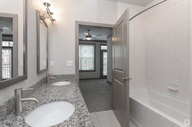 Studio - 655SF - The Cliftwood