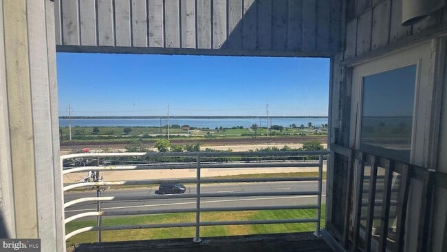 Building Photo - 5215 Le Parc Dr Unit 7 Rental