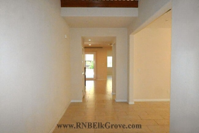 Photo - 4 Bed/3.5 Bath Home in Elk Grove! - Resident Benefit Package Property
