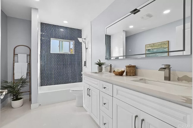 Photo - 846 W 29th St