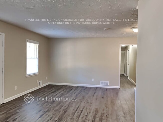 Photo - 3930 Grove Trail