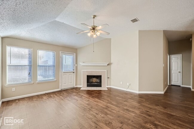 Photo - 2210 Sumac Dr