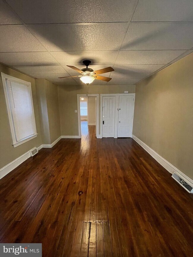 325 Erie Ave Townhome For Rent in Quakertown, PA