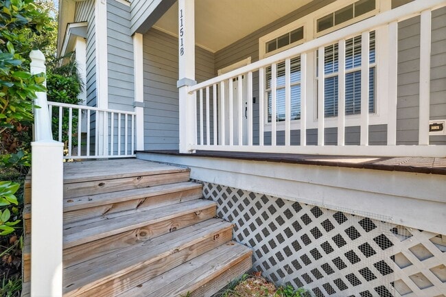 Photo - Charming and spacious home for rent in Leesburg!