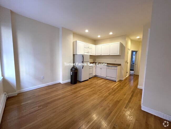 Building Photo - 28R Phillips St Rental