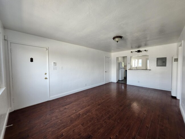 Photo - 4300 Market St Unit B