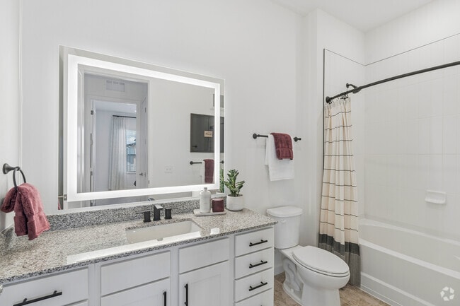 B2 2BR, 2BA - 1,237SF - Second Bathroom