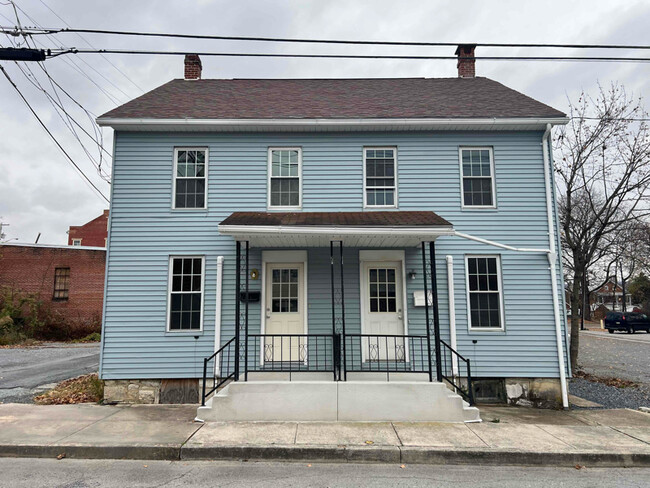 Building Photo - 14 N Fayette St Rental