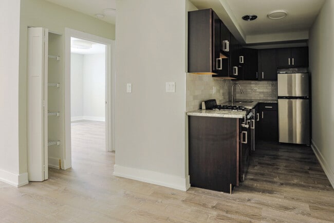 Photo - 448 W Barry Ave Unidad 132