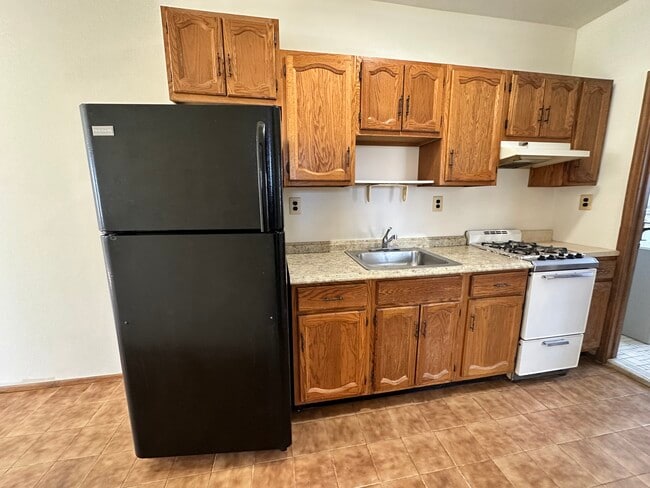 Photo - 1747 E 2nd St Unit 1