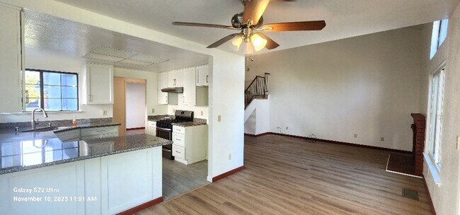 Photo - Large 3 Bedroom 3 Full Bath Home in Glen C...