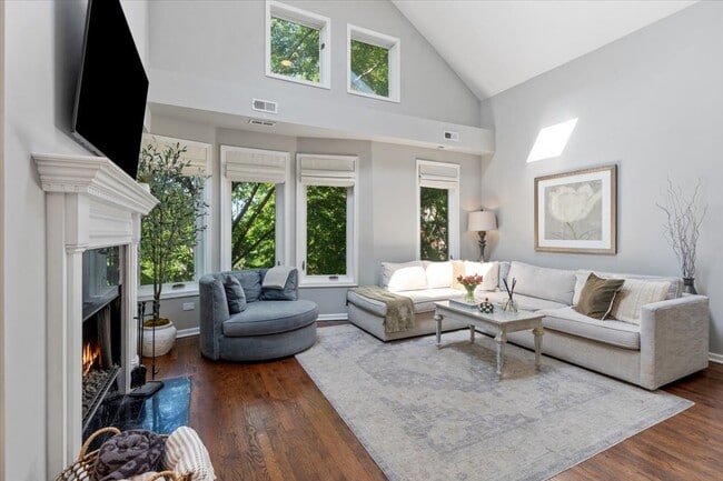 Photo - 1521 W Wolfram St
