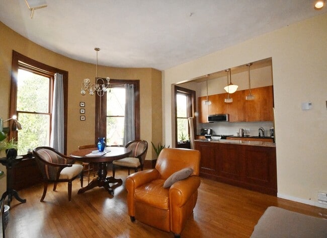 Photo - 486 Columbus Ave Unidad 2 Rental