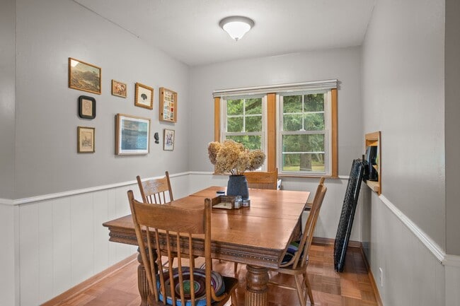 Photo - 1831 Andover Blvd NW