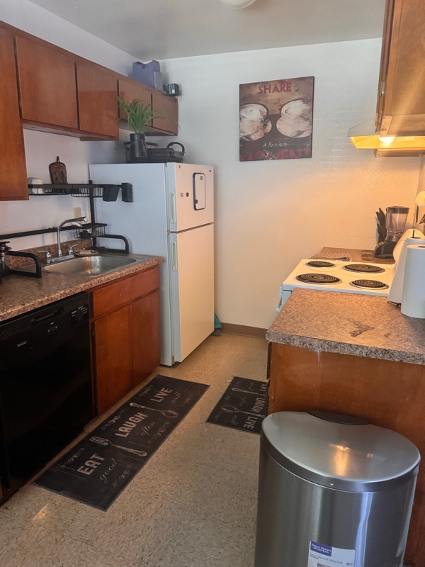 Photo - 608 E Granger Ave