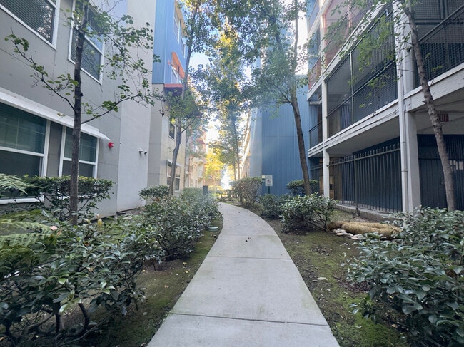 Photo - 1121 40th St Unit 1204