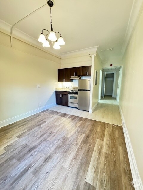 Building Photo - 52 Boylston St Rental