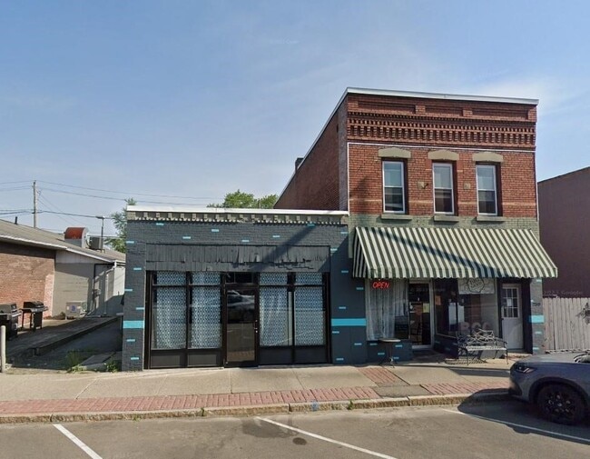 Building Photo - 258 E 14th St