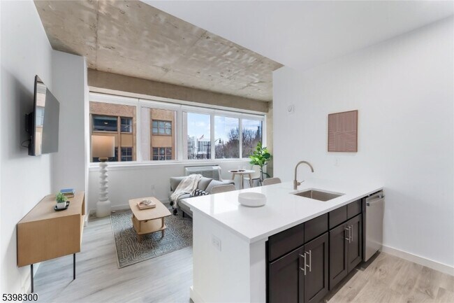 Photo - 10 Commerce Ct Unit 2G