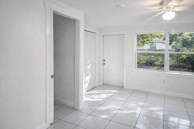 Photo - 2512 NW 9th Ct