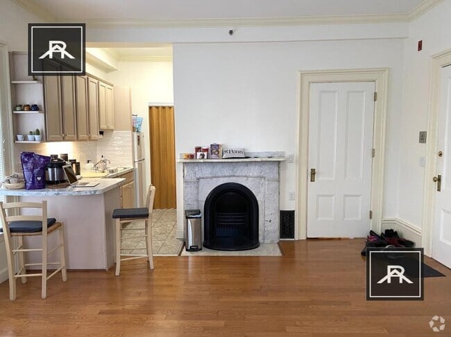 Building Photo - 1 bedroom in Newton MA 02458 Unit 2L Rental