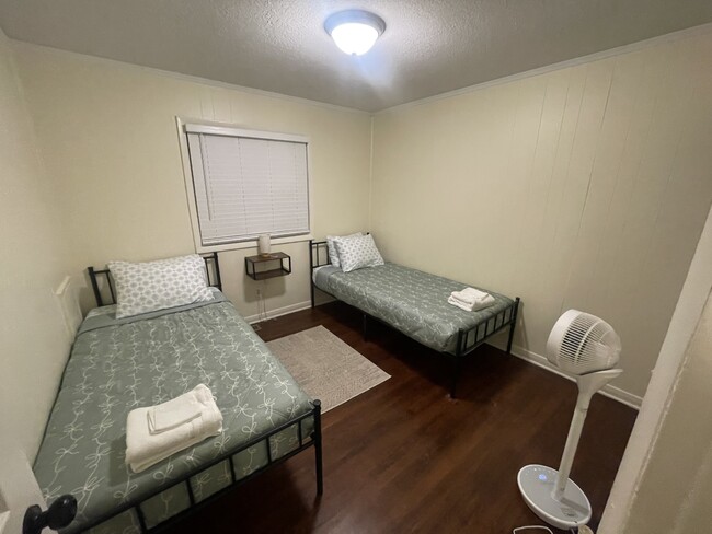 Photo - 115 Diggs Dr
