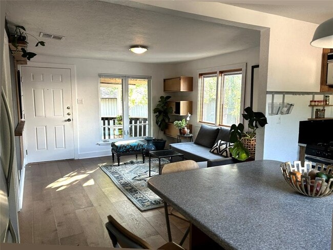 Photo - 613 Brentwood St