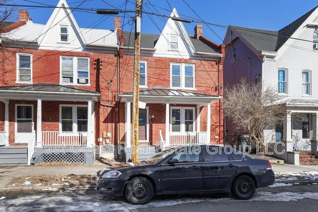 Photo - 302 W Martin St Townhome