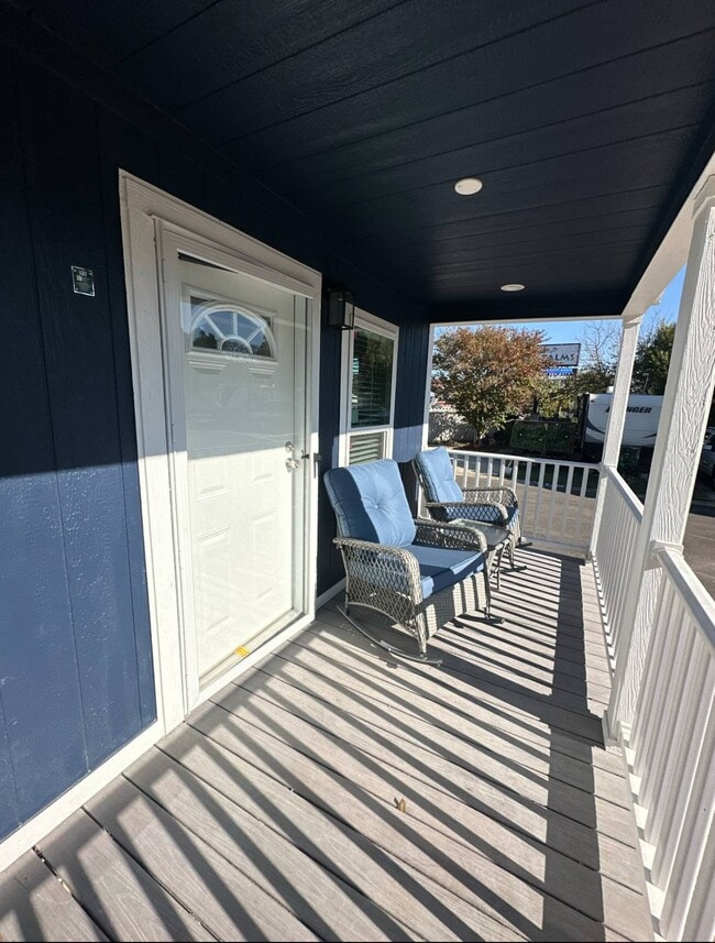 Photo - 9 La Posada Cir