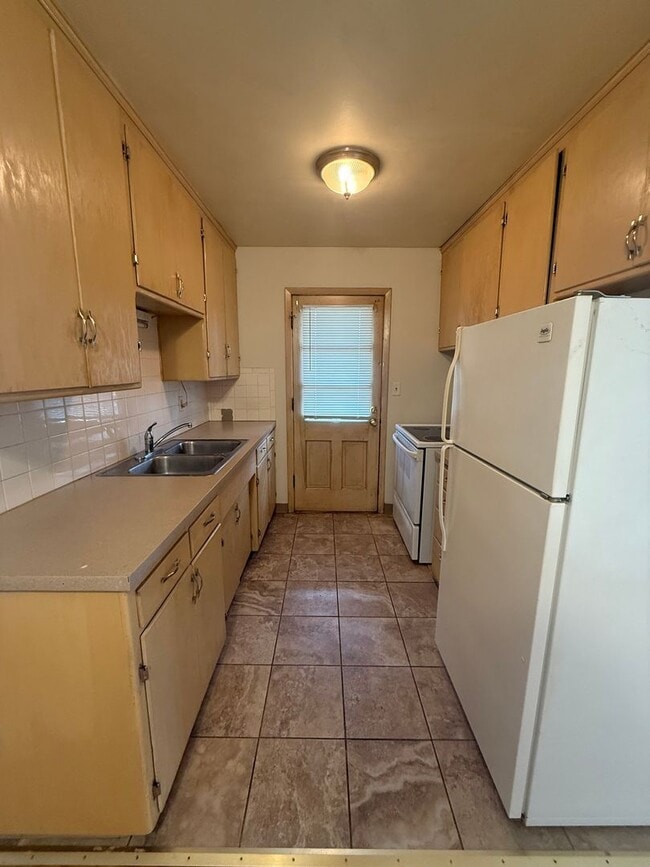 2544 J St Unit 1