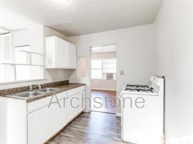 Photo - 1004 Sandra Dr