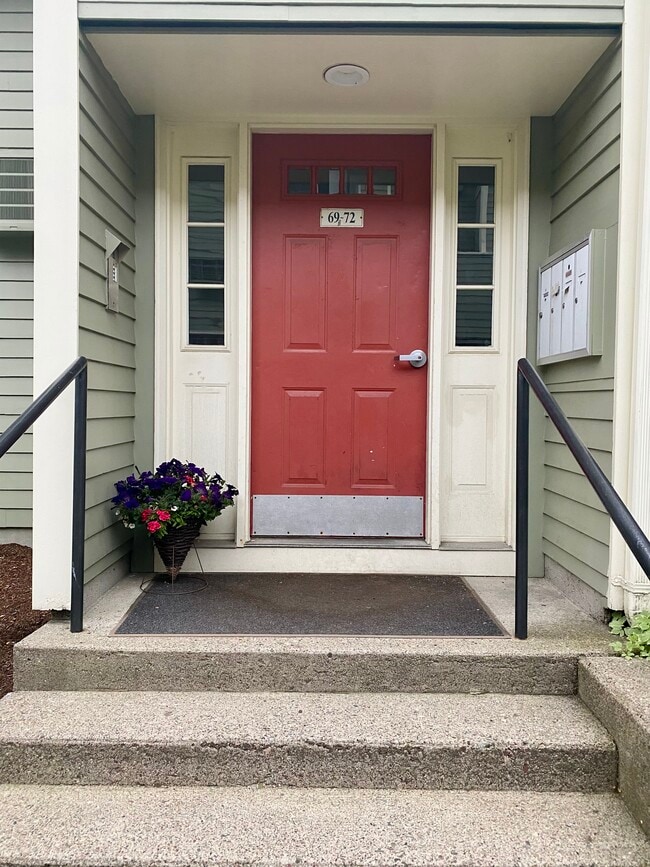 Building Photo - 392 S Main St Unit 392 South Main