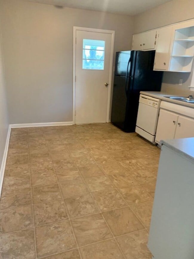 Photo - 3 Bedroom 1.5 Bathroom Single Family Home ...