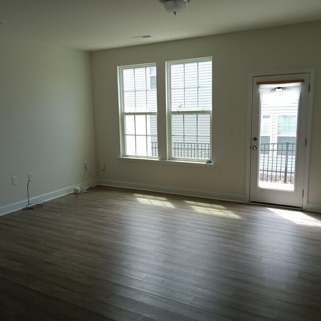 Photo - 1424 Scholar Dr