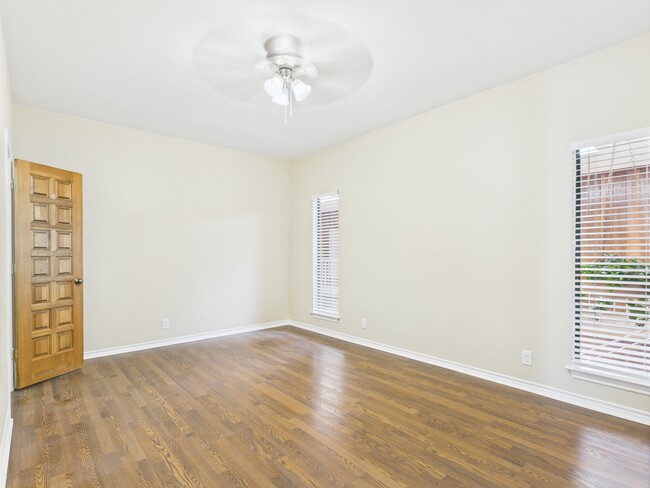 Photo - Regency Apartments