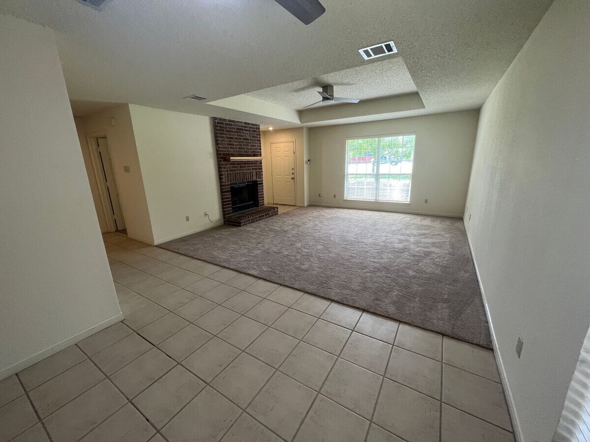 Duplex *LEASING SPECIAL AVAILABLE* House House Rental in Woodway, TX