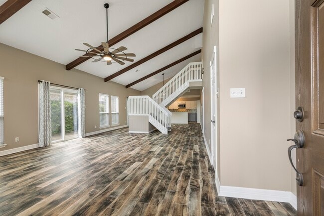 Photo - 2919 Lakeview Dr