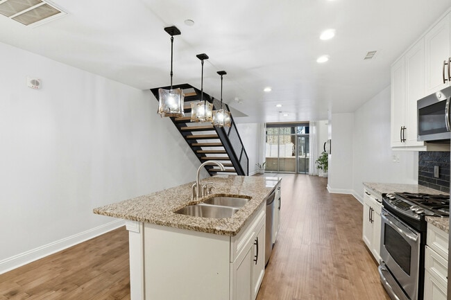 Photo - 701 Royal Ct