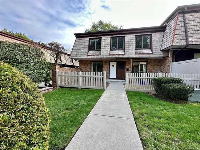 1 Heritage Dr G  