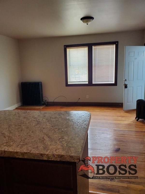 Photo - 1502 Broadway St