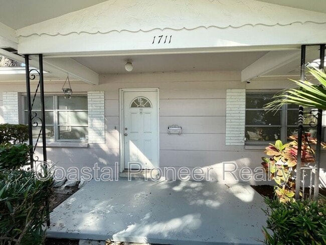 Photo - 1711 31st St S